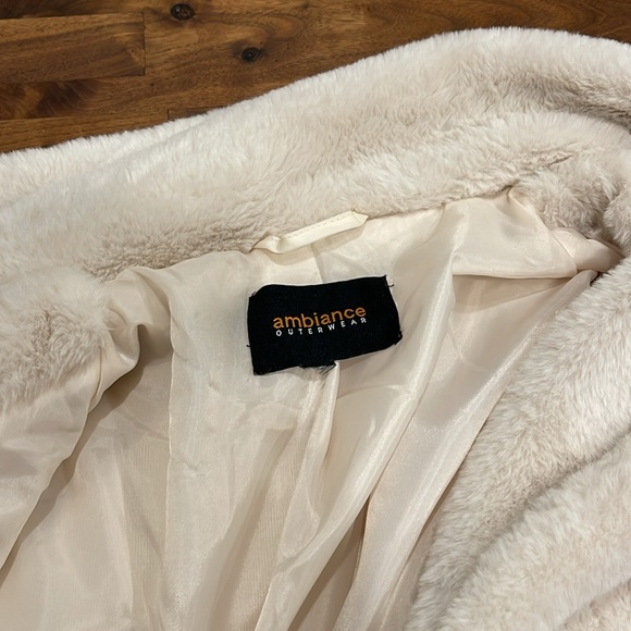 Women’s medium very clean outerwear jacket - Picture 5 of 8